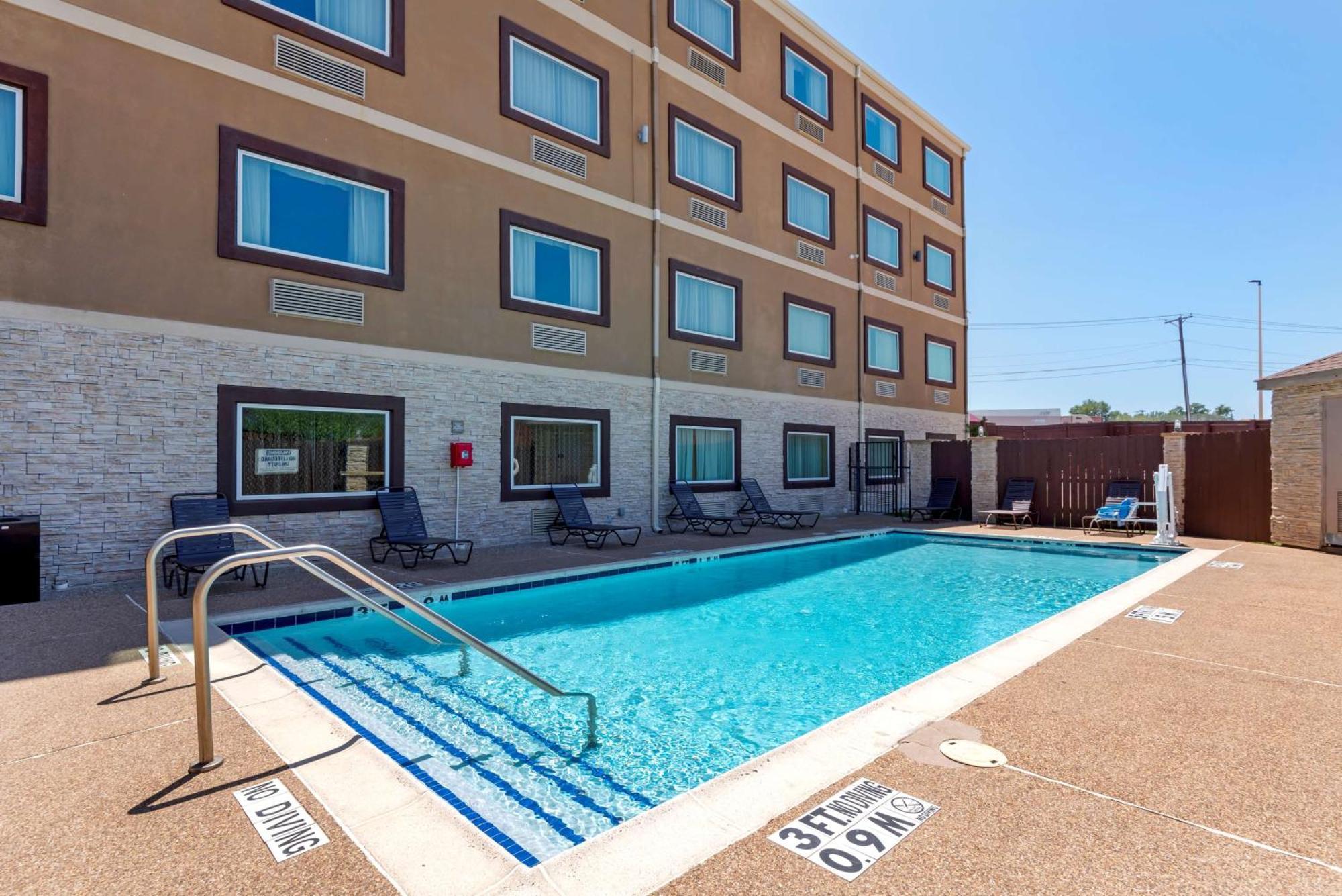 Best Western Plus Arlington North Hotel & Suites Grand Prairie Exterior foto